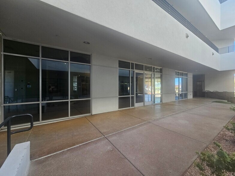 More Photos Of 303 S Water St, Henderson Office For Sale