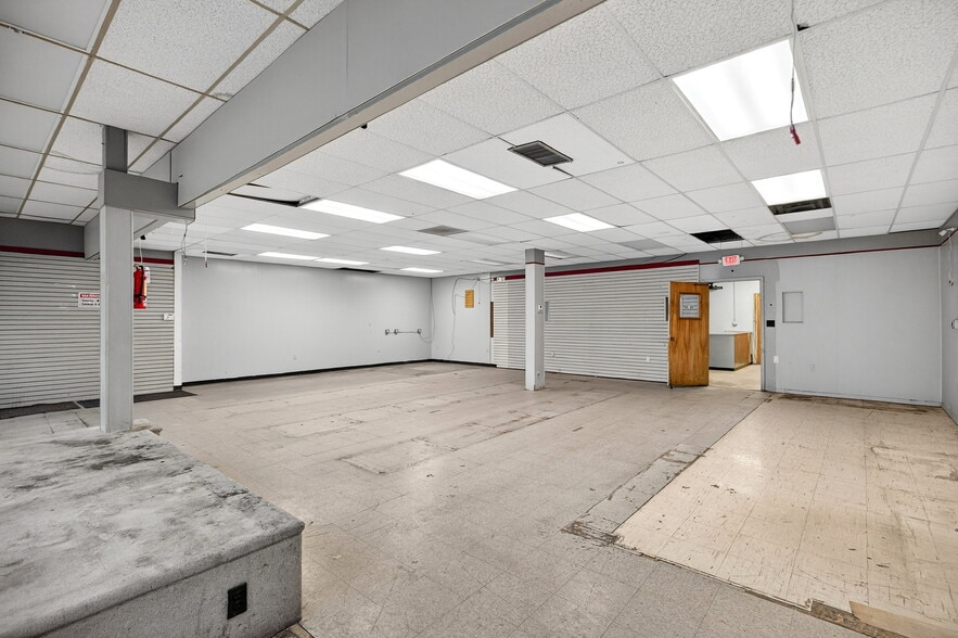 More Photos Of 4127-4141 Mayfield Rd, South Euclid Office For Sale