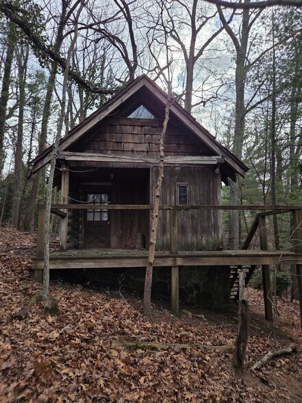 More Photos Of 934 Commander Dr, Roanoke Specialty For Sale