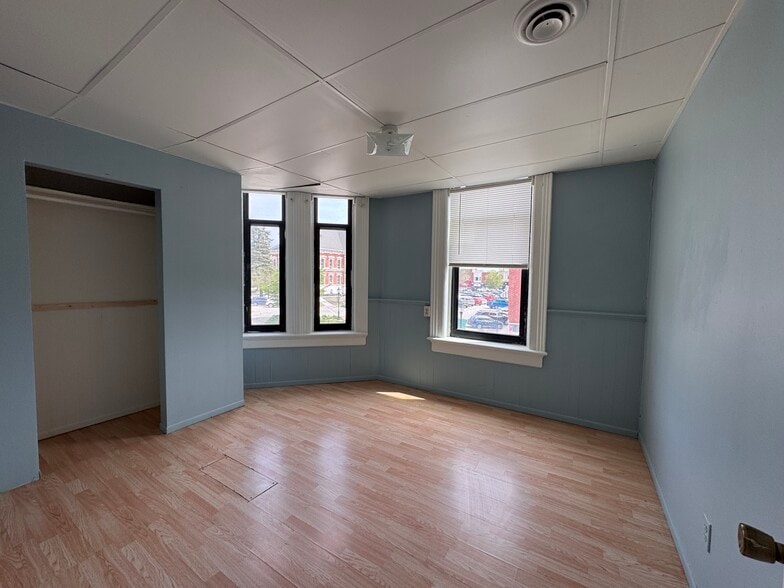 More Photos Of 118 S Lafayette St, Macomb Storefront Retail Residential For Sale