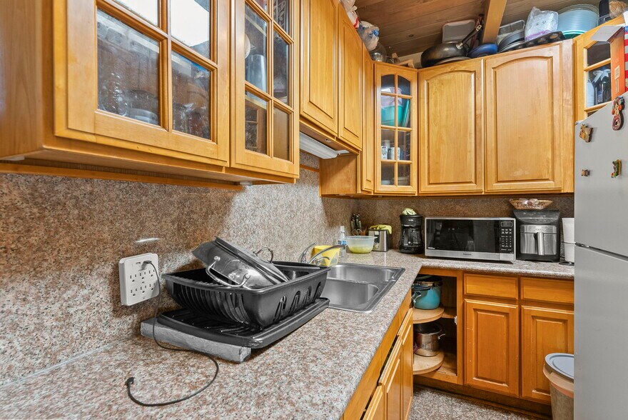 More Photos Of 772 Walnut St, San Bruno Multifamily For Sale