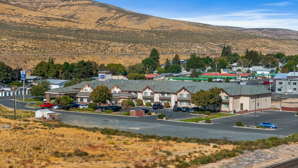 More Photos Of 1818 Basin St SW, Ephrata Hotel For Sale