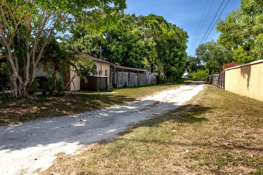 More Photos Of 12330 101st St, Largo Land For Sale