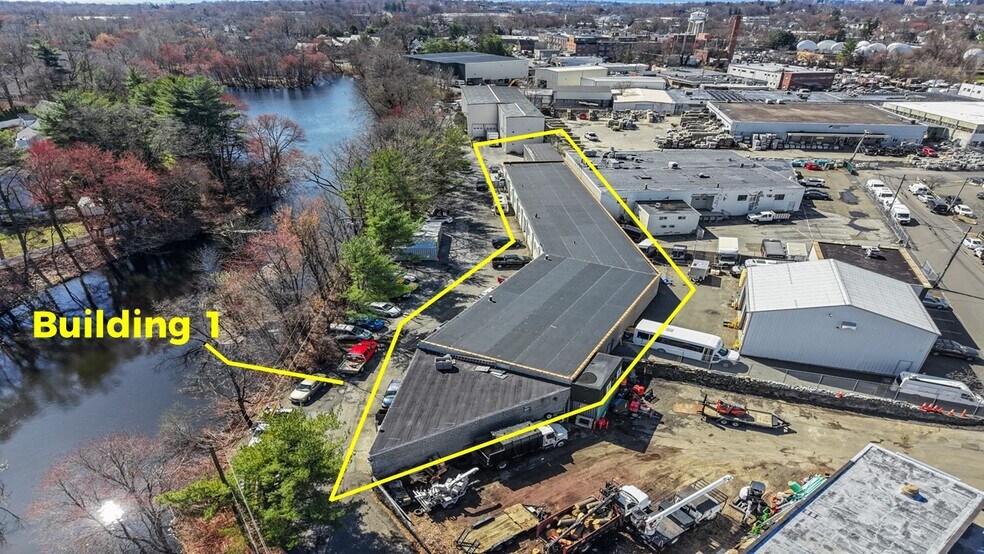 More Photos Of 55 Poplar St, Stamford Light Distribution For Sale