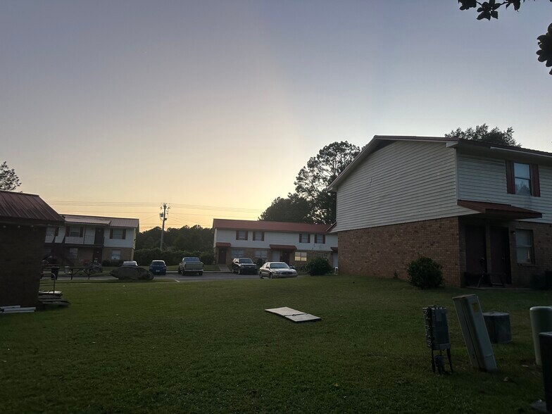 More Photos Of 1500 N Archusa Ave, Quitman Apartments For Sale