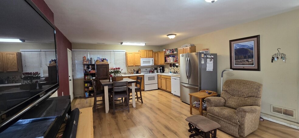 More Photos Of 204 US Highway 20 S, Thermopolis Manufactured Housing Mobile Home Park For Sale