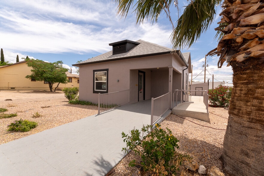 More Photos Of 310 E Oak St, Kingman Office For Sale