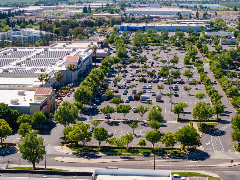 More Photos Of 1742-1746 W Olive Ave, Merced Storefront For Sale