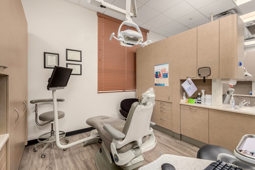 More Photos Of 1355 S Higley Rd, Gilbert Medical For Lease