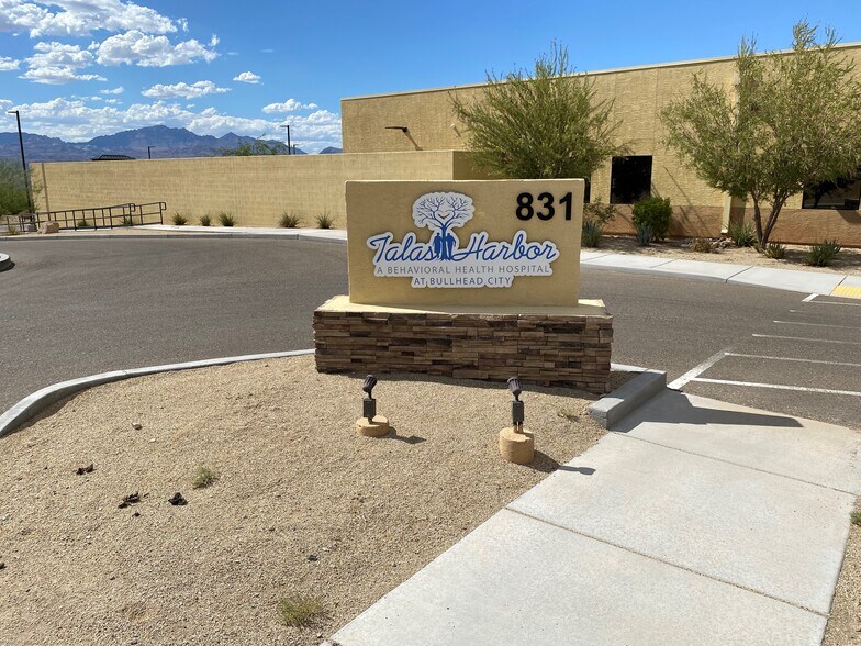 More Photos Of 831 Landon Dr, Bullhead City Hospital For Lease
