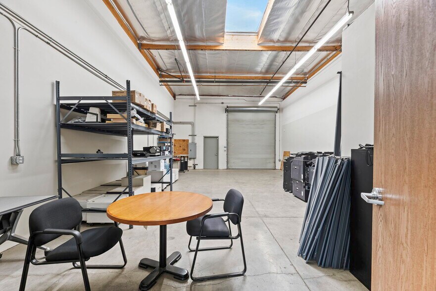 More Photos Of 2101 S Rose Ave, Oxnard Warehouse For Sale