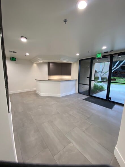 More Photos Of 23293 S Pointe Dr, Laguna Hills Medical For Lease