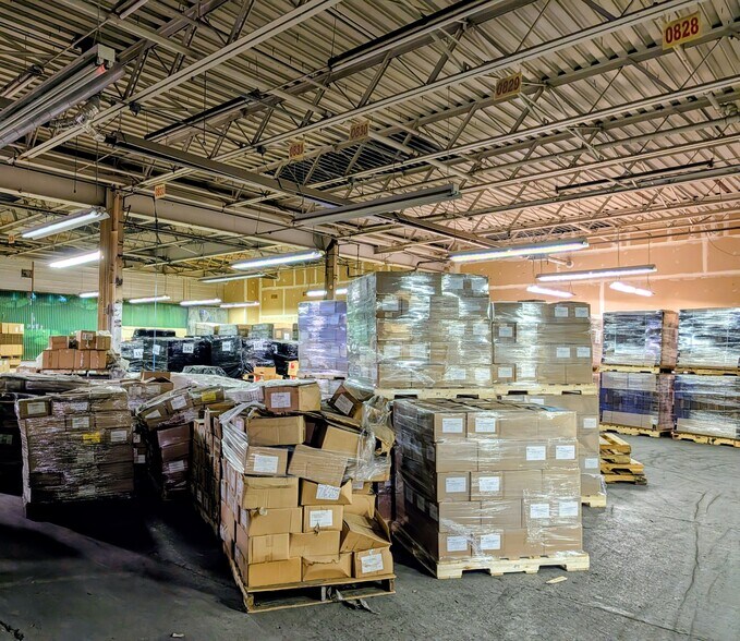 More Photos Of 20 N Front St, Bally Distribution For Sale