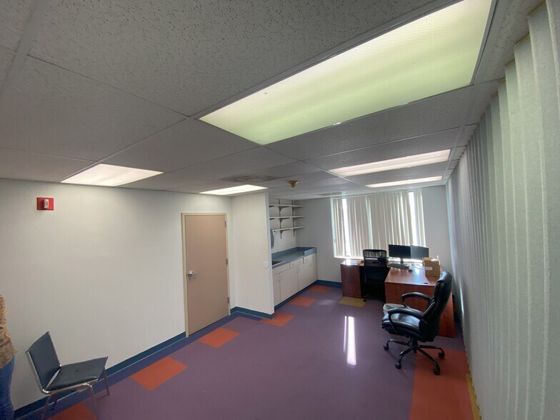 More Photos Of 660 Charbonier Rd, Florissant Religious Facility For Lease