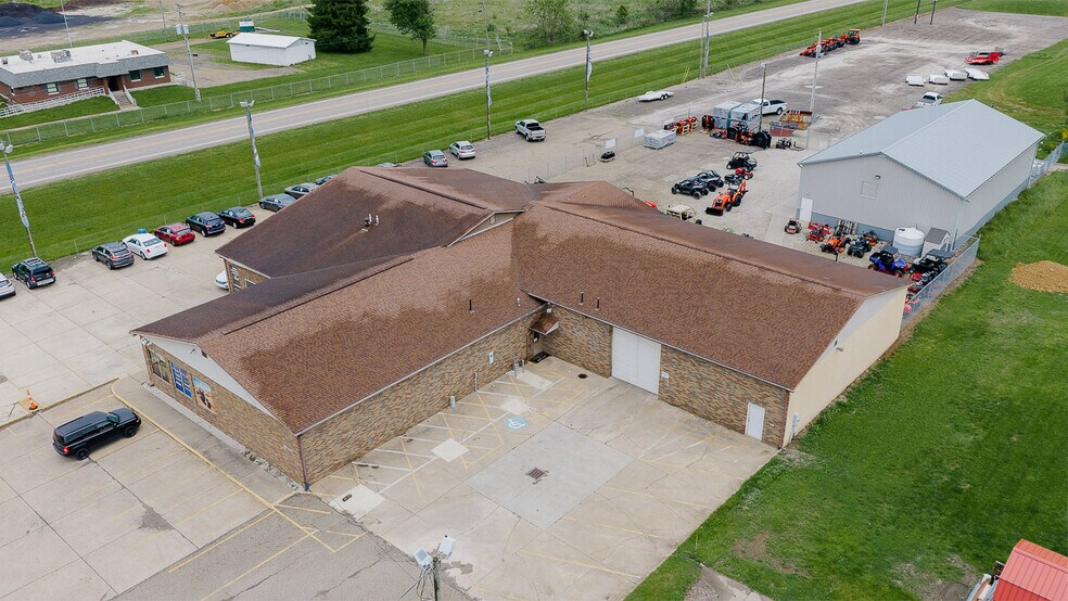 More Photos Of 206 S Carrollton St, Malvern Auto Dealership For Sale