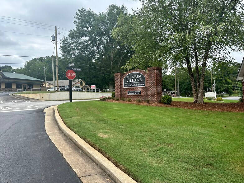 More Photos Of 106 Pilgrim Village Dr, Cumming Office For Sale