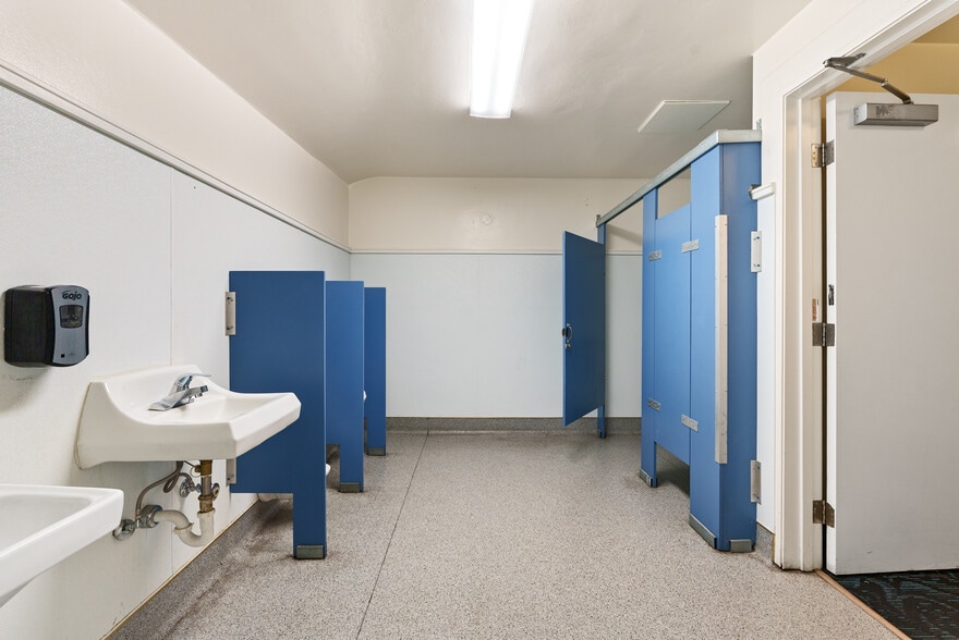 More Photos Of 230 W 2nd St, Chico Theater Concert Hall For Sale