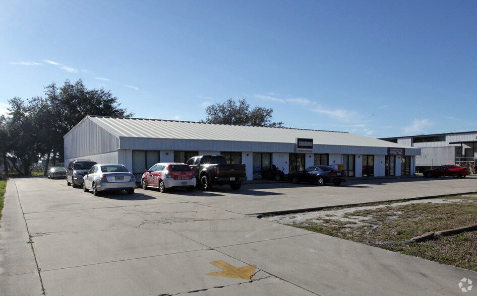 More Photos Of 111 Corporation Way, Venice Light Manufacturing For Lease