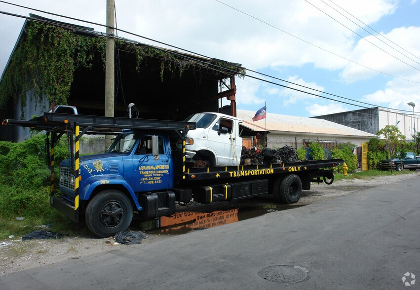 More Photos Of 835 NW 72nd St, Miami Service For Lease