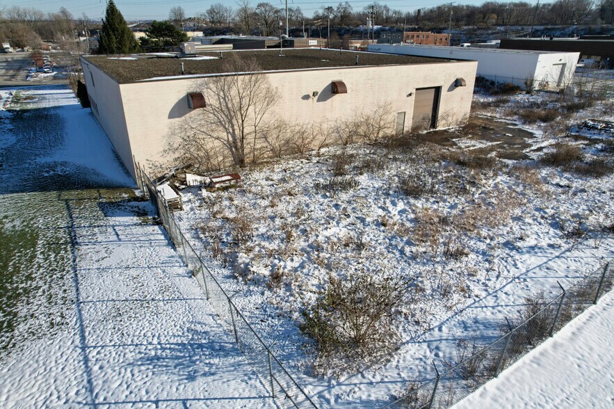 More Photos Of 4878 Van Epps Rd, Brooklyn Heights Manufacturing For Sale