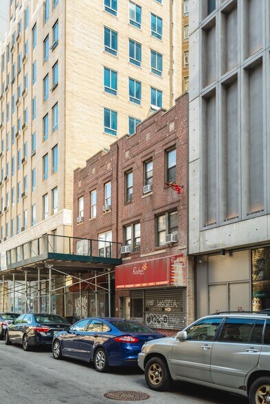 More Photos Of , Long Island City General Retail For Sale