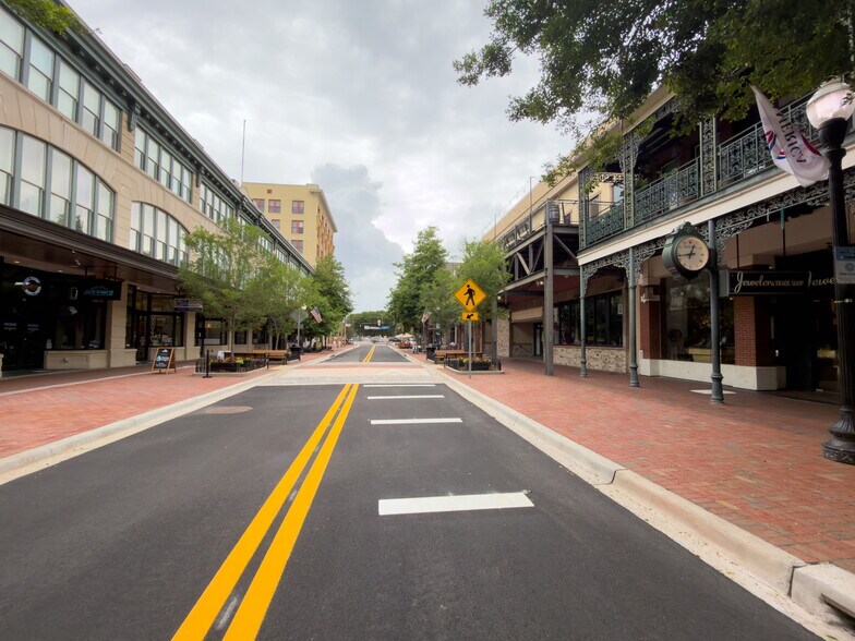 More Photos Of 26 S Palafox St, Pensacola Storefront For Lease