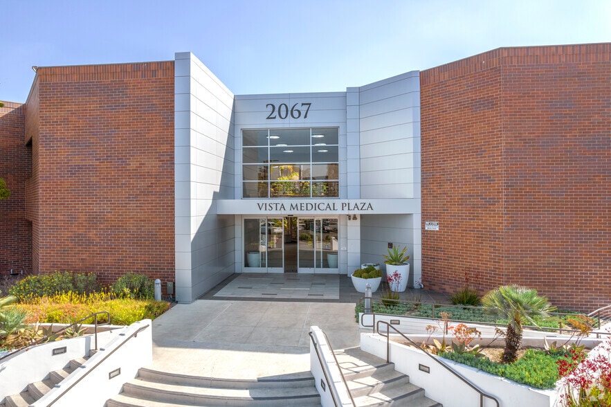 More Photos Of 2067 W Vista Way, Vista Medical For Lease