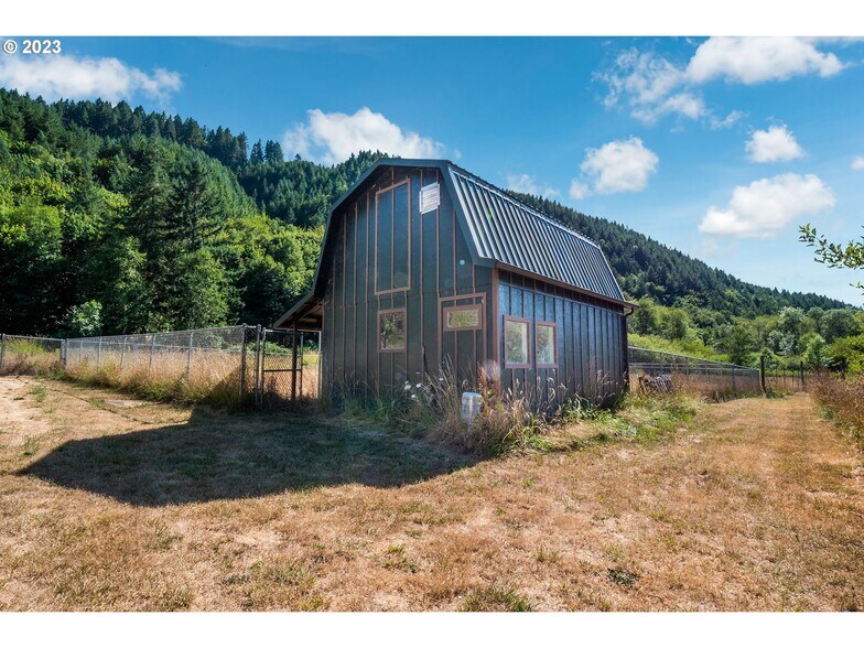 More Photos Of 18624 Highway 36, Blachly Land For Sale