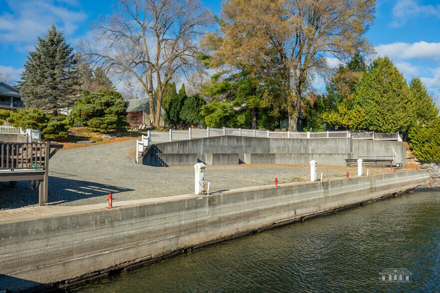 More Photos Of 2272 Main St, Essex Marina For Sale