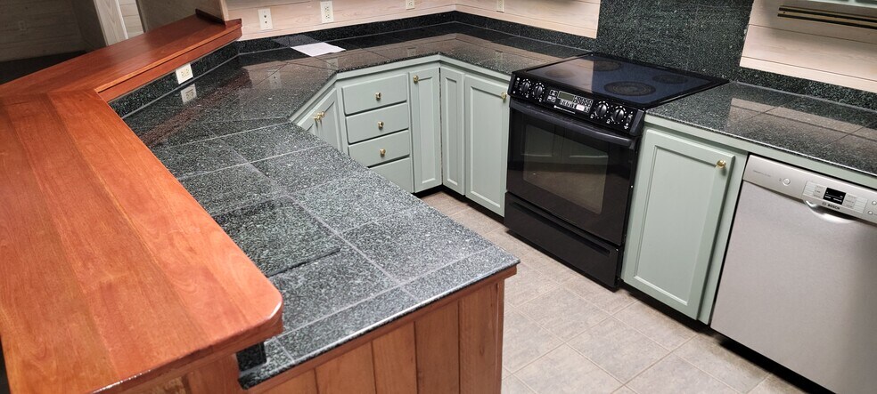 More Photos Of 16885 Rabon Chapel Rd, Montgomery Office For Sale