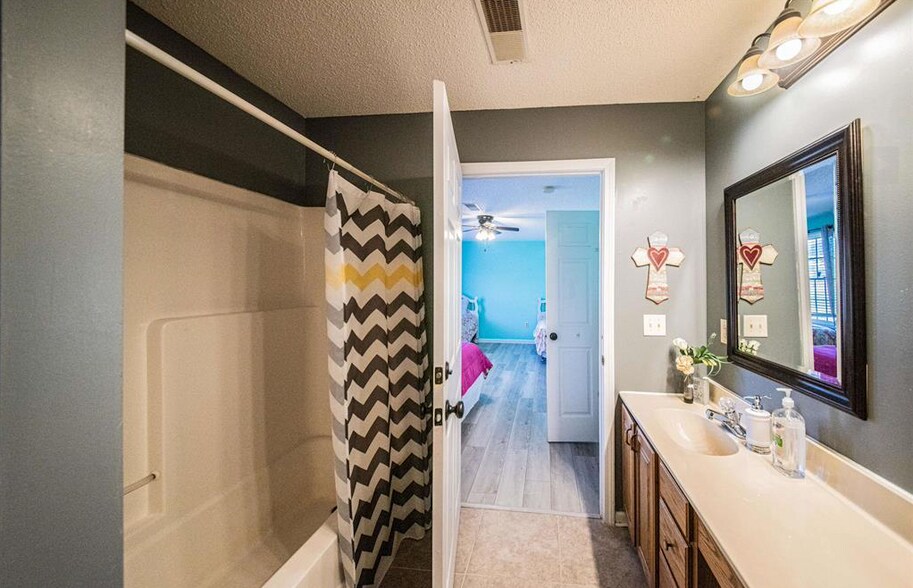 More Photos Of 2025 Clark Line Rd, Paducah Apartments For Sale