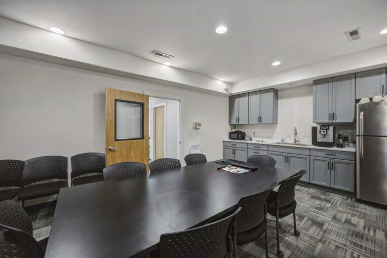 More Photos Of 2213 Henderson Loop, Richland Warehouse For Sale