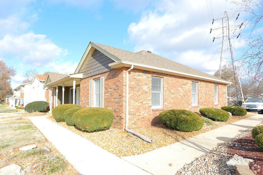 More Photos Of 1324 Troy Rd, Edwardsville Office For Sale