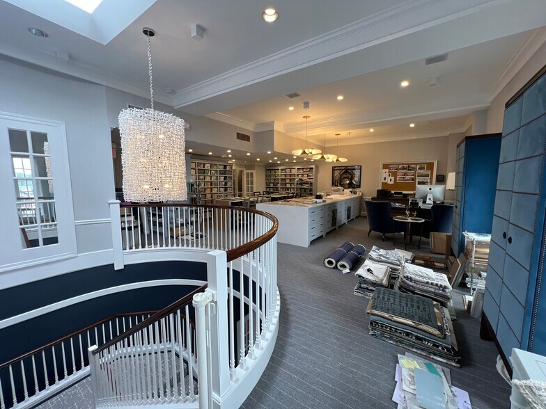 More Photos Of 21 South Ave, New Canaan Storefront Retail Office For Lease