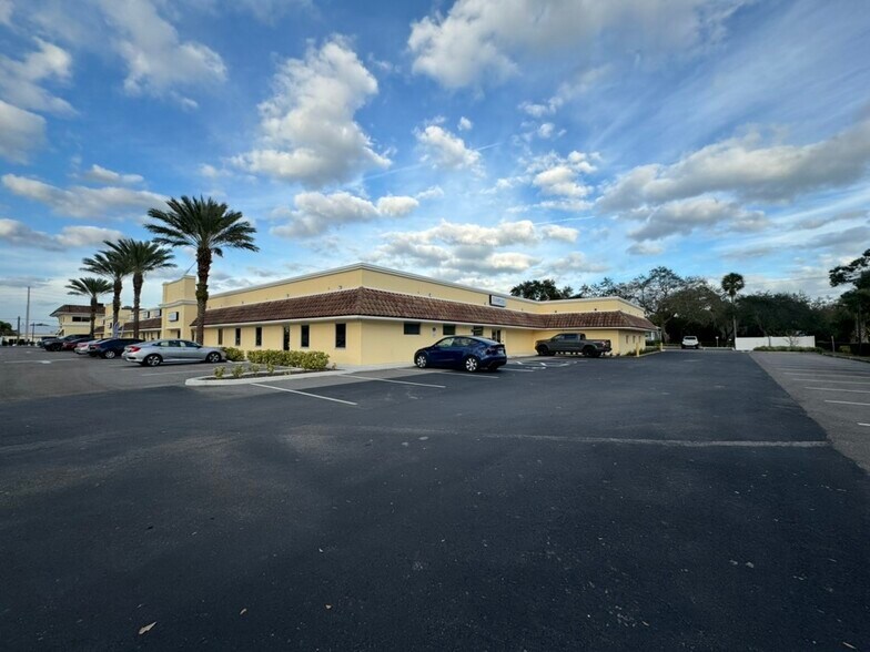 More Photos Of 2225-2275 S Babcock St, Melbourne Office For Lease