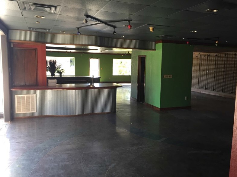 More Photos Of 1411 NW 33rd St, Lawton Flex For Lease