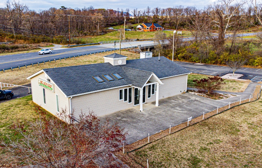 More Photos Of 4855 Hollins Rd, Roanoke Golf Course Driving Range For Sale
