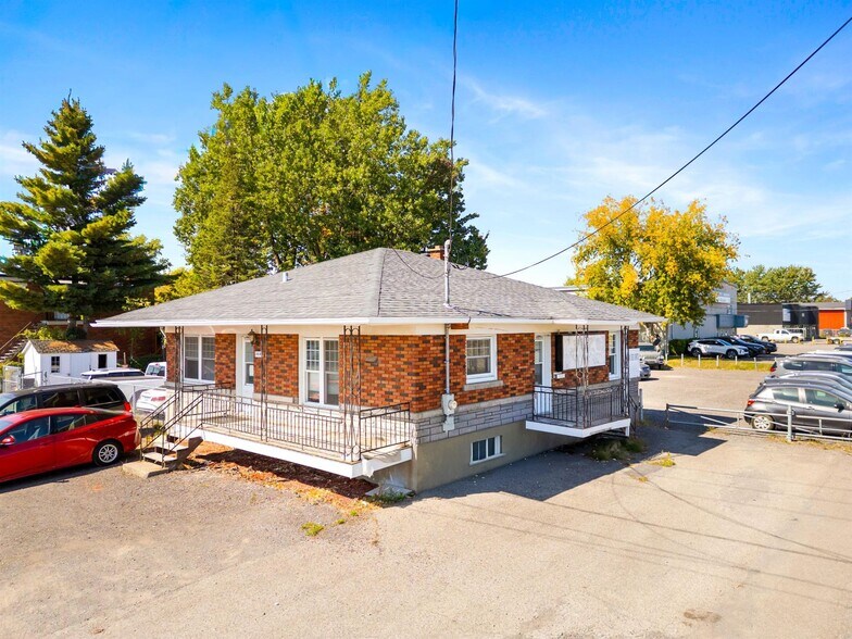 Primary Photo Of 14190 Boul Du Curé-Labelle, Mirabel Office For Sale