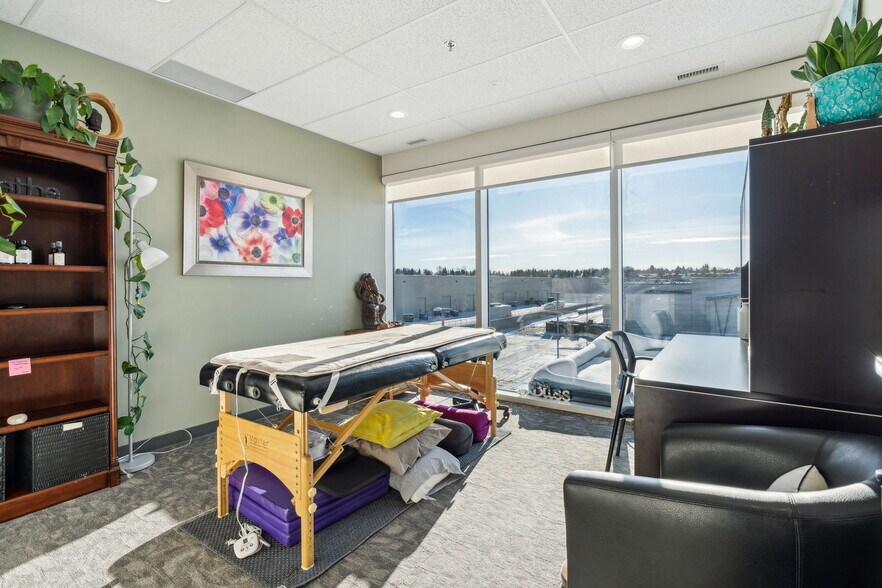More Photos Of 7005 Fairmount Dr SE, Calgary Medical For Sale