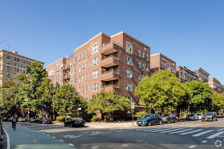 More Photos Of 60 Plaza St E, Brooklyn Apartments For Sale