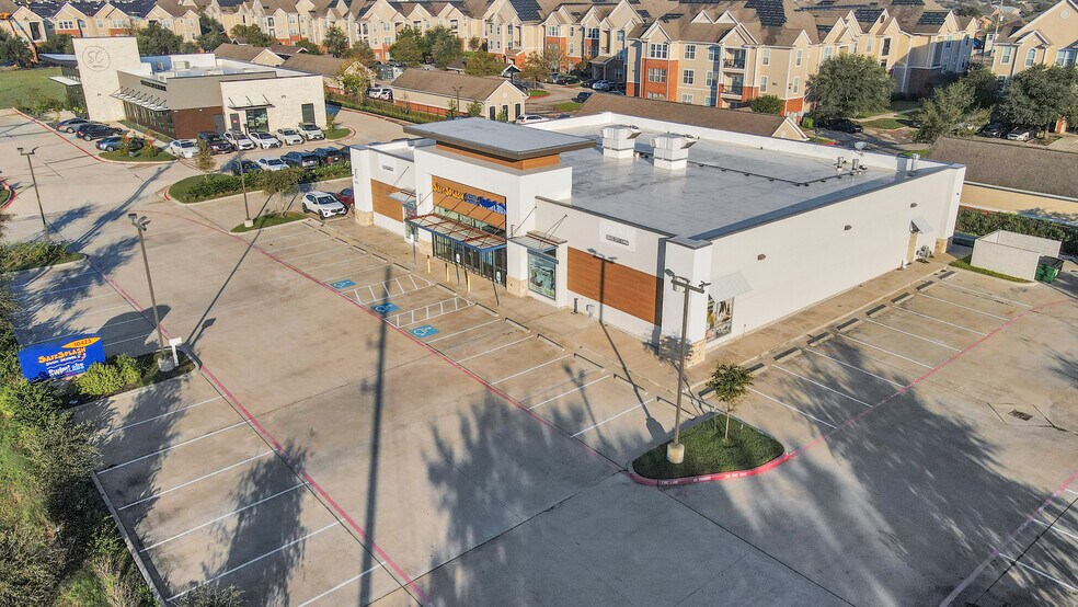 More Photos Of 10423 N Sam Houston Pky E, Humble Sports And Entertainment For Sale
