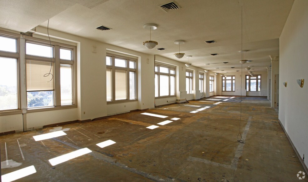 More Photos Of 647 W Virginia St, Milwaukee Office Residential For Lease