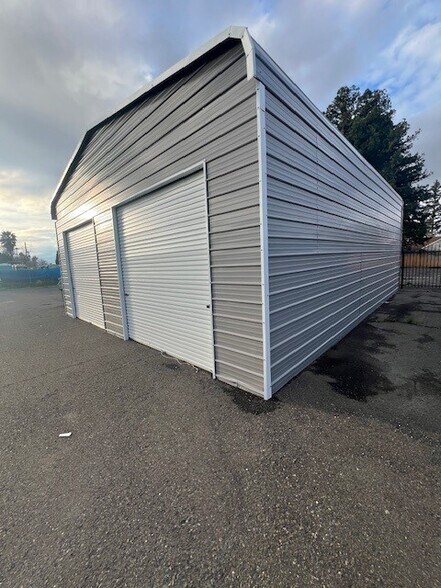 More Photos Of 2517 Yosemite Blvd, Modesto Freestanding For Lease