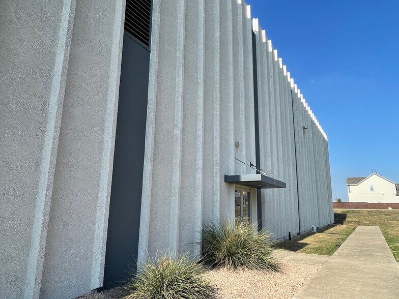 More Photos Of 15508 Bratton Ln, Austin Warehouse For Lease