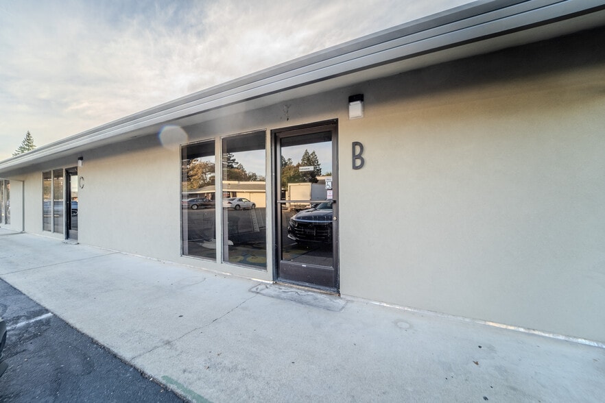 More Photos Of 1548 Poole Blvd, Yuba City Office For Lease