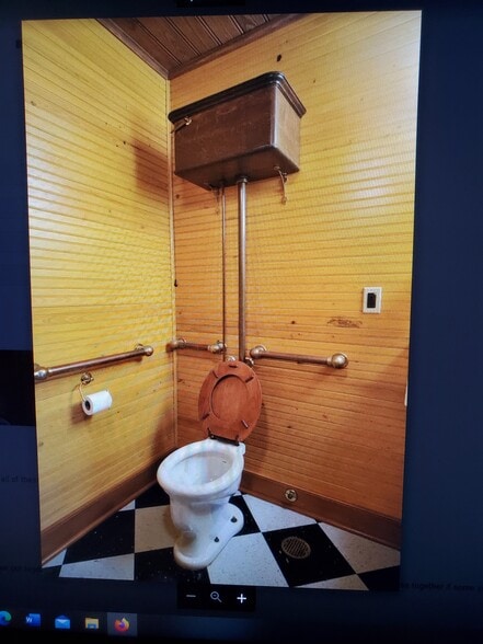 More Photos Of 815-817 Rosedale Dr, New Orleans Office For Sale