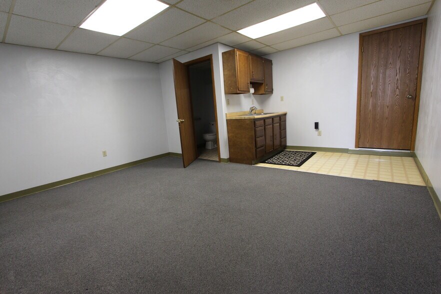 More Photos Of 1352 5th Ave, Coraopolis Apartments For Lease