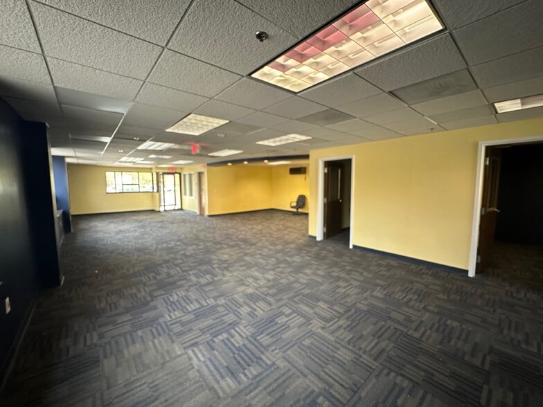 More Photos Of 5 Pruyn's Island Dr, Glens Falls Unknown For Lease