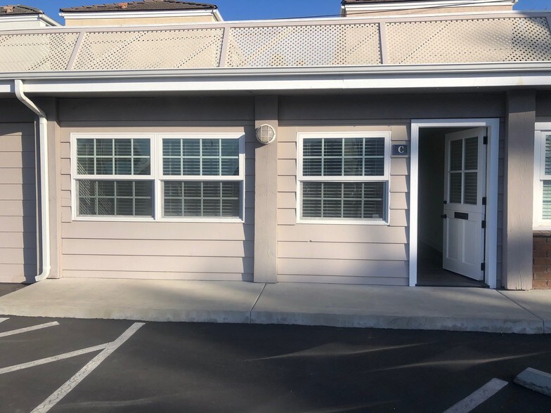 More Photos Of 333 Shipyard Way, Newport Beach Storefront Retail Office For Lease