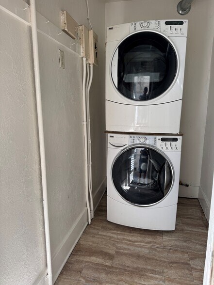 More Photos Of 605 W 41st St, Los Angeles Apartments For Sale
